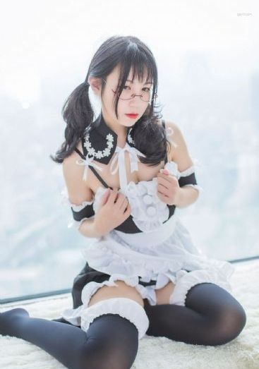 打扑克剧烈运动的视频_4K手机免费观看完整