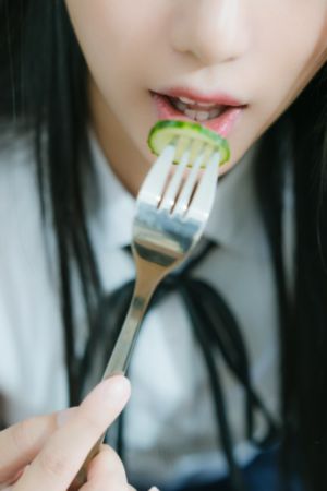 二次元涌二次元人物免费观看_日本电影视频网址大全