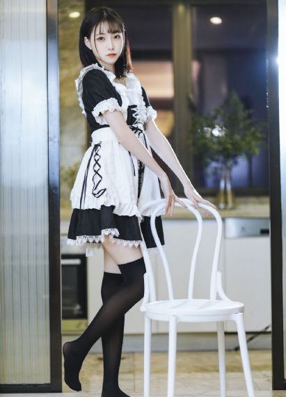 女女百合舌伸湿润腿间电影_无删减在线播放